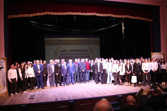 В Дербенте прошел Слет отличников учебы общеобразовательных школ